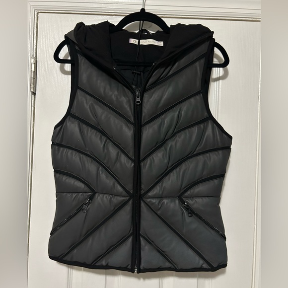 BLANC NOIR MEDIUM GREY WITH BLACK MESH HOODED PUFFER VEST - Picture 1 of 5